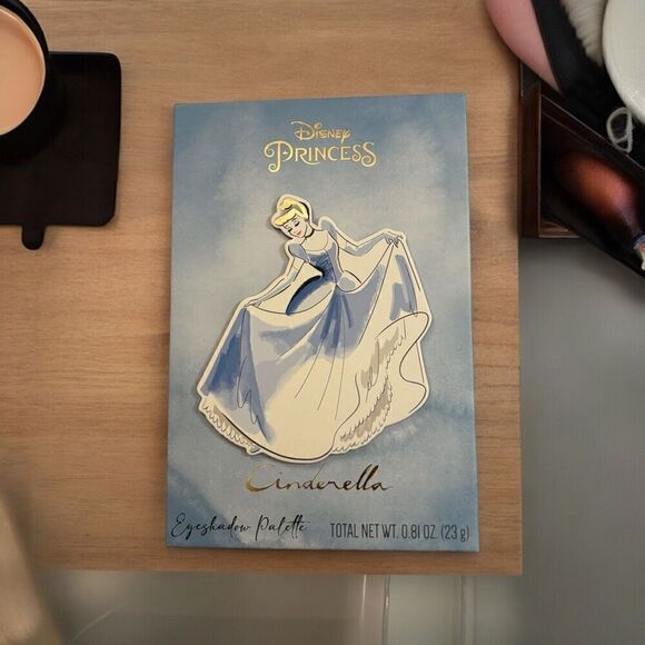 Disney PRINCESS Cinderella EYESHADOW Palette NEW SEALED - Picture 1 of 3